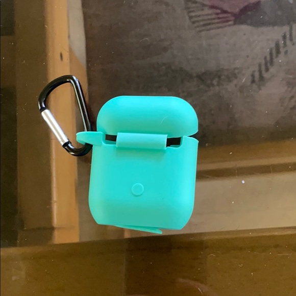AirPod 1&2 gen case - Picture 2 of 2